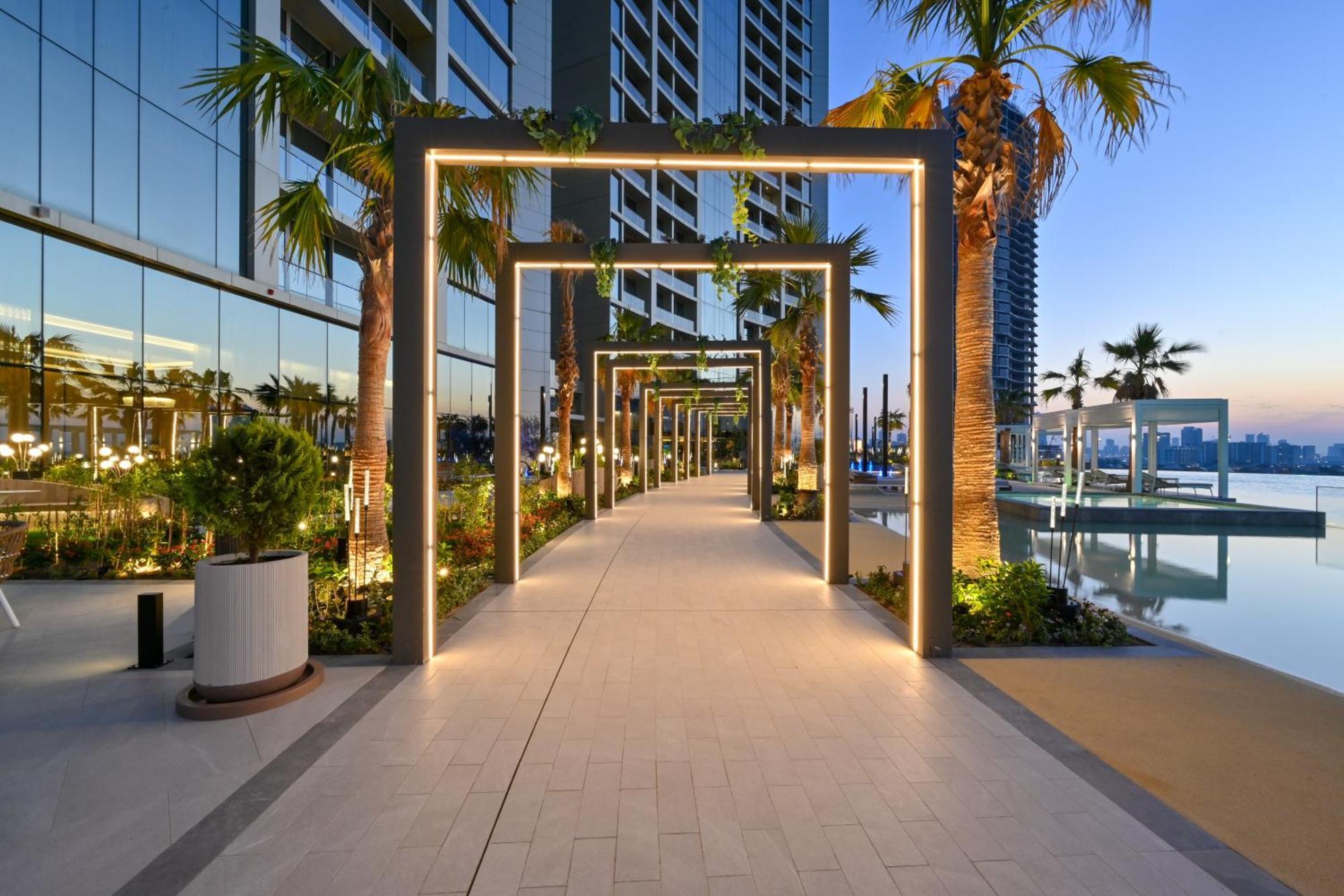 Onyx Rotana Hotel Manama Exterior foto The swimming pool at the Address Downtown