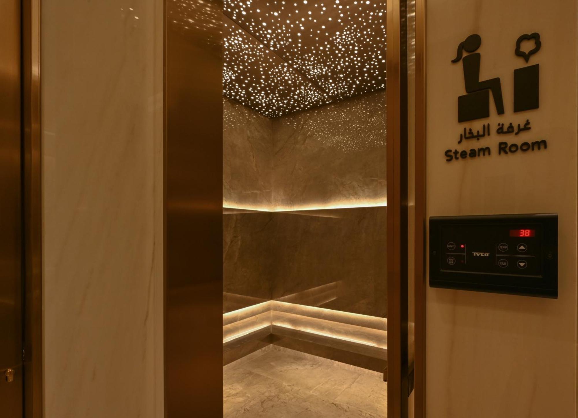 Onyx Rotana Hotel Manama Exterior foto A steam room in a hotel